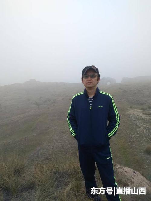 薛剑飞:守望古城的民谣吟者