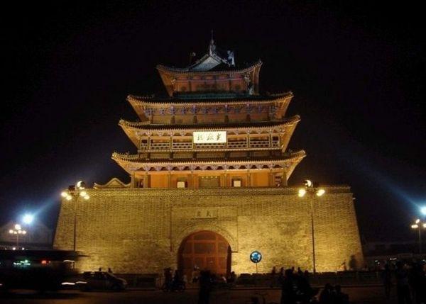 聊城市东昌府区 光岳楼位于拥有1400年历史的京杭大运河的沿岸的古