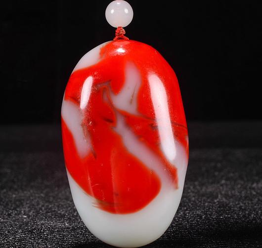 鸡血石吊坠新疆戈壁金丝玉鱼把件鸡血玉手把件挂件连年有余手把玩件红