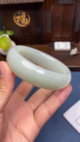 新疆和田玉青白料手镯_手镯_和田玉_时尚_时尚_配饰
