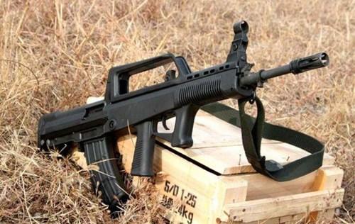 设计这种步枪是为了取代ak-47的中国仿制品,因此95式自动步枪与其他