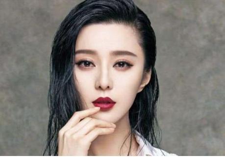 范冰冰17岁照片被扒出,当时真的粉嫩,是真的年轻