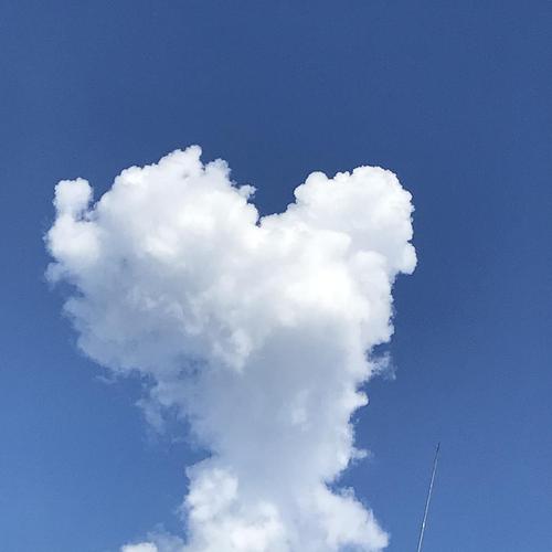 心形的云