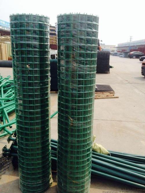 供应山西大同1.5x30米养殖围网,养殖铁丝网围栏,养鸡围栏