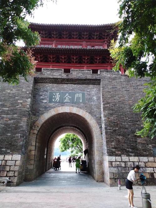 江西赣州古城门涌金门