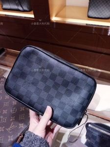lv洗漱包男
