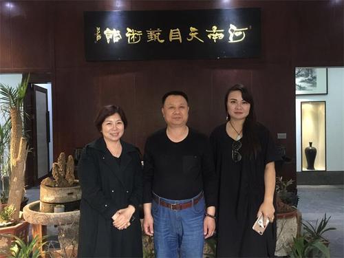 北京湖社画会会长杨领军光临天目瓷!