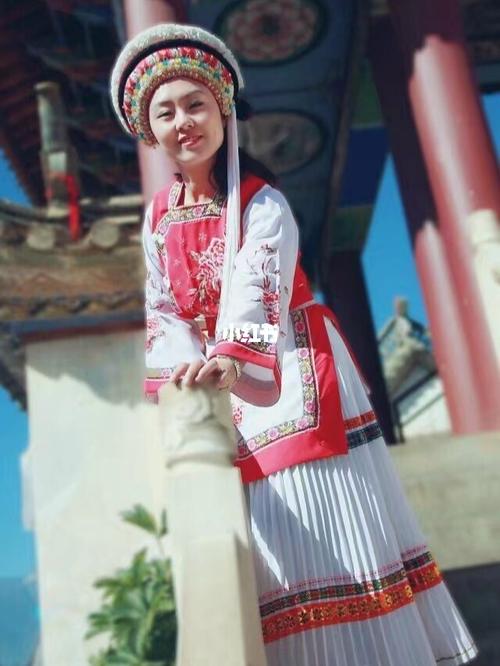 云南白族姑娘服飾_头饰_洱海_苍山洱海风景攻略_洱海