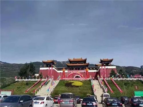 现星区面积26平方公里,北与阜平接壤,东与灵寿旅游 正文  王母山崖壁