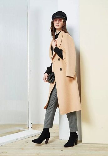 youxizi尤西子女装2018冬季新款大衣系列服饰搭配