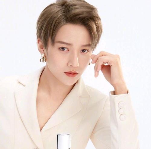 the9女团c位刘雨昕出道短时间里展现了自身的商业价值