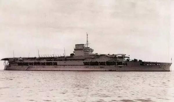 英国皇家海军"光荣"号航母