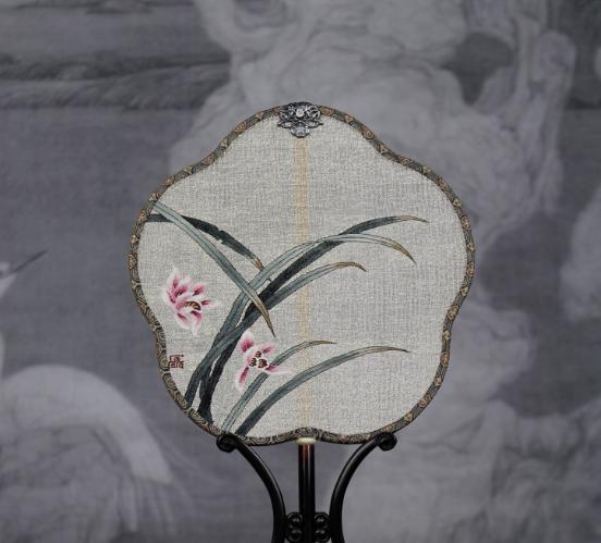 看其作品本身的工艺和艺术价值;其次是缂丝的创作往往很费功夫和时间