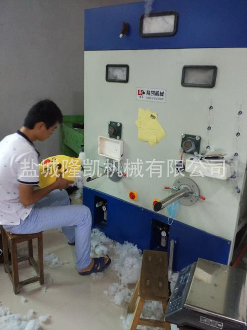 家纺设备玩具枕心枕头冲棉机 山东毛绒玩具珍珠棉靠垫充棉机