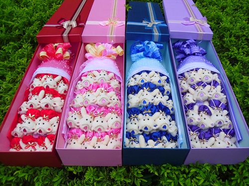 33朵蓝色妖姬仿真玫瑰卡通娃娃花束三八妇女节礼物送妈妈长辈定制