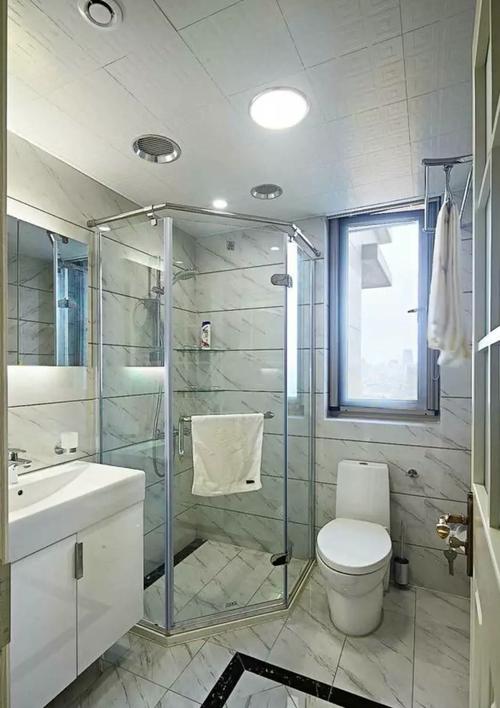 比如工作日的早晨,他要上厕所,你要洗漱,根本没法同时进行!