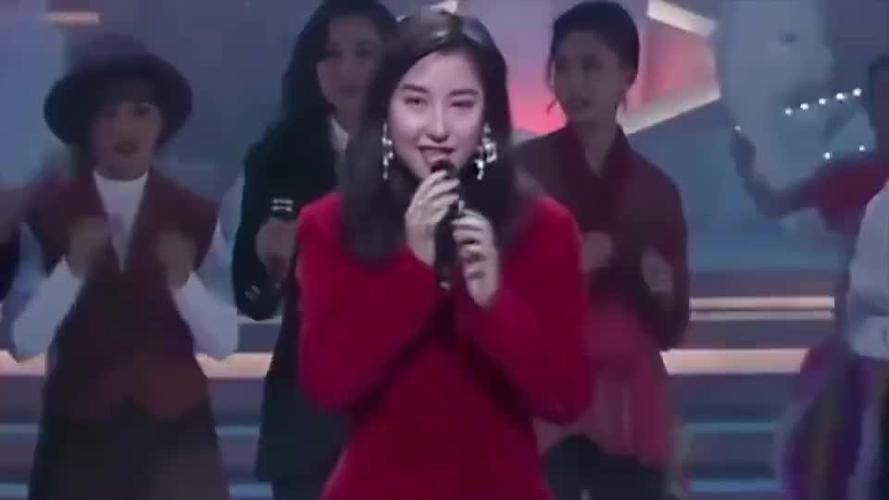 周慧敏,彭羚,邝美云等十位女歌手同台,演唱年十大劲歌