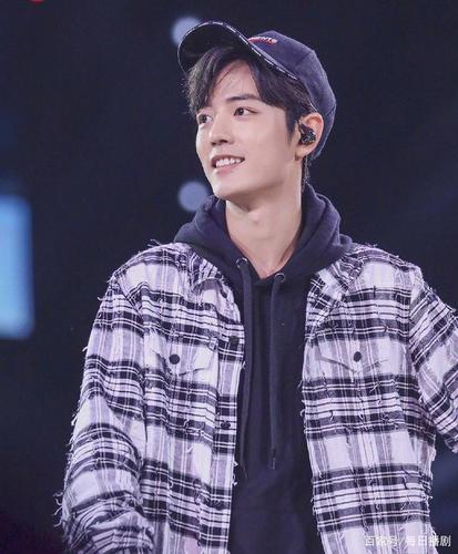 恭喜肖战百科明星人气榜十连冠,狼殿下杀青时肖战流泪