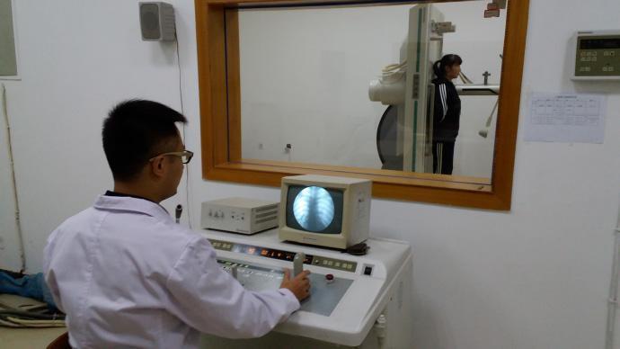 大学体检胸透对身体有害吗