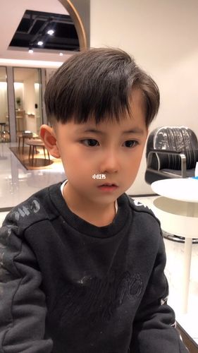 男宝发型_发型_王嘉尔_权志龙_纹理烫_锡纸烫_蔡徐坤