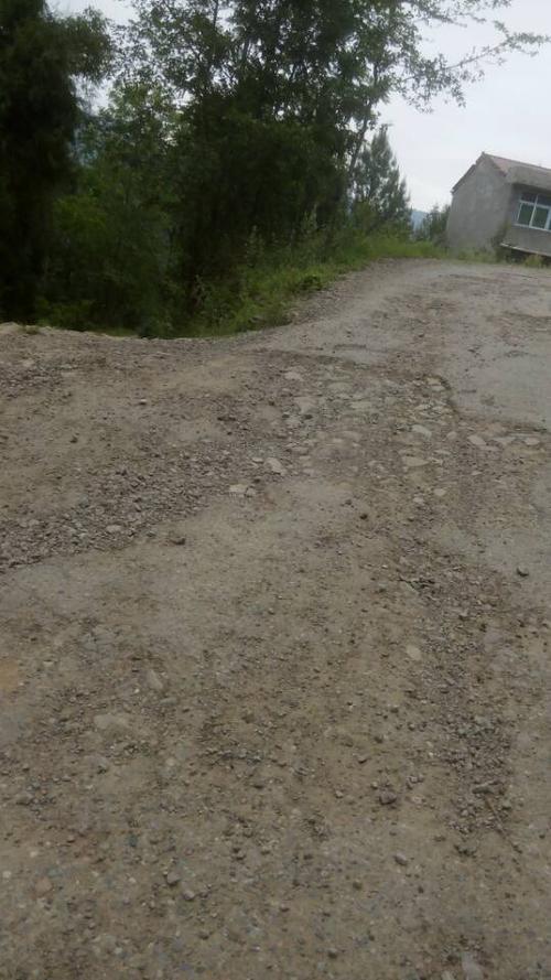 投诉巴中市平昌县笔山镇大垭村支部书记吴仕尧