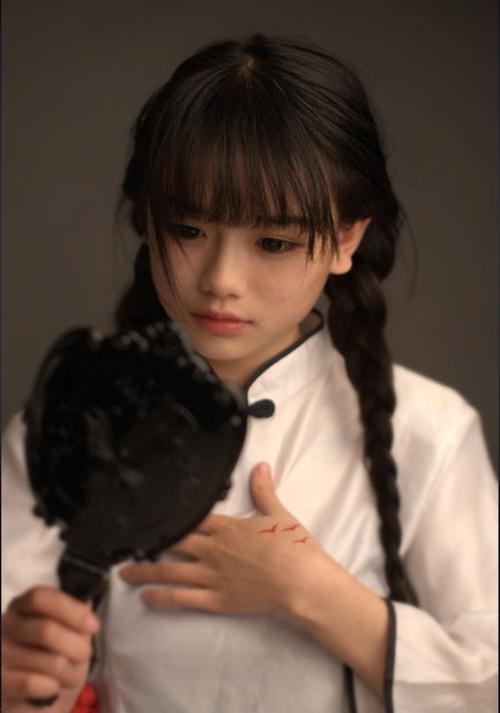 求一张南笙明国装的高清ipad能用的壁纸