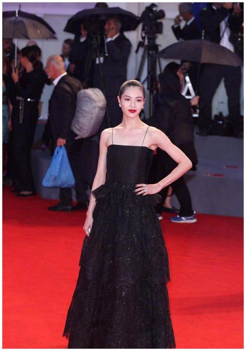 美不胜收钟楚曦红毯造型合集她的红毯真的没让人失望过