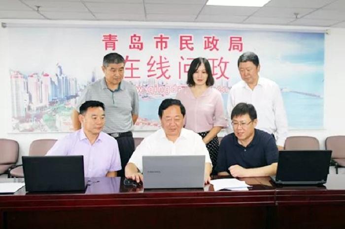 青岛市民政局党组书记局长王哲参加网络在线问政