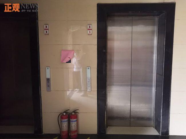 暴雨至今电梯仍停运 村委会,物业正在抓紧修