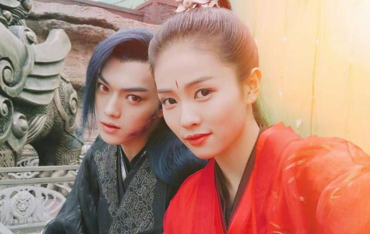 原创人间尤物许凯:遭前女友逼迫下跪与白鹿传绯闻,如何获得资本青睐