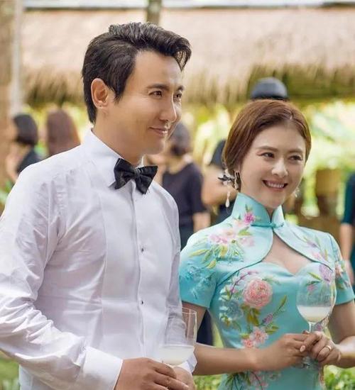 沈腾老婆居然这么美针织衫搭格子半身裙身形丰腴气质高贵