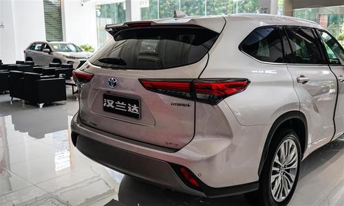 全新一代汉兰达的车身尺寸为4950/1930/1730mm,轴距为2850mm,相较现款