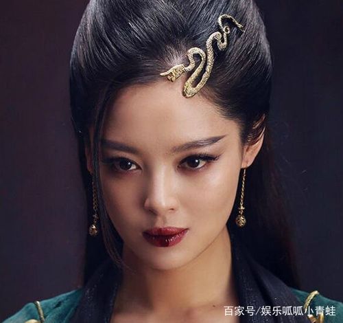 辛芷蕾高清美照来袭,图1美杜莎造型美艳,最喜欢图3笑容好看极了