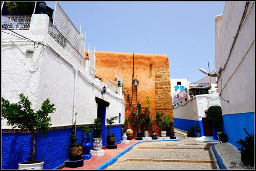 被西班牙驱除的摩尔人聚集在这里,这里的建筑保留了安达卢西亚民居的