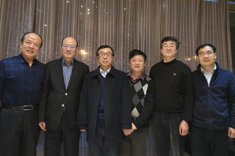 张在厚,江守奎,鲁绪村,郝代清,慈有昆五位李沧区财政局同事拜访孙老师