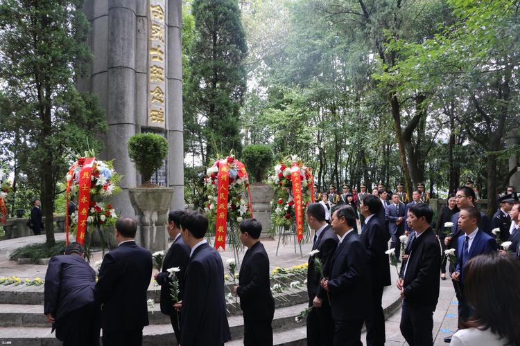 恩施州市举行烈士公祭活动缅怀先烈丰功伟绩