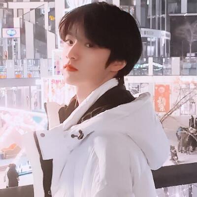 刘耀文头像来了你知道他粉丝的应援口号吗