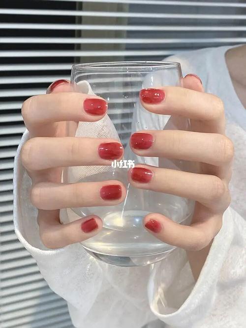 94百搭单色7815显白美甲_百搭_美甲_显白_夏季美甲_肤色_红色