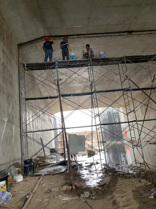 公路桥涵伸缩缝堵漏 广州地下通道伸缩缝堵漏工程