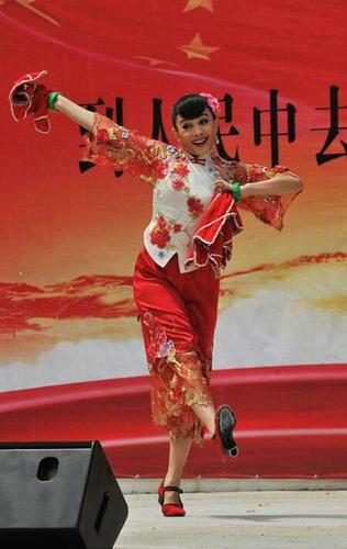 大姑娘美大姑娘浪作者蓝诺朗诵怡然温馨