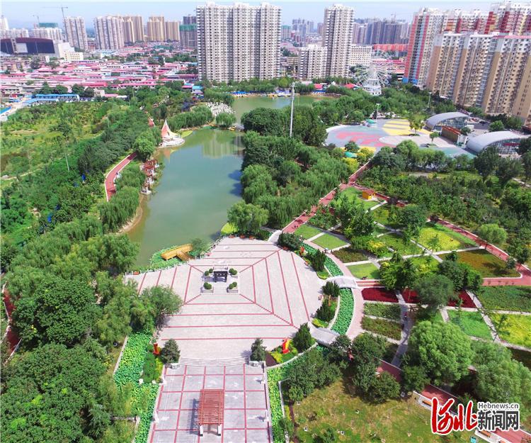 中山公园鸟瞰图.通讯员白永民摄 创新是传统产业持续发展的唯一路径.