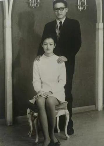 我前妻胡因梦才是