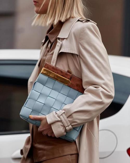 2020年春夏流行色已公布,这5种颜色的包包一定要买!