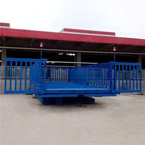 养殖场专用卸猪台移动式上猪升降机屠宰场上猪平台