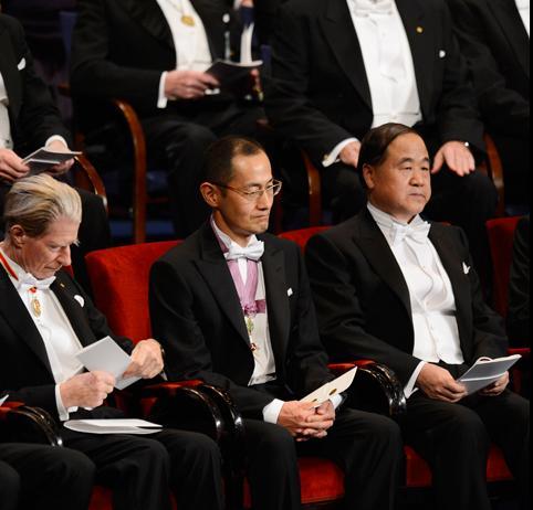 莫言身着燕尾服出席2012年诺贝尔奖颁奖典礼