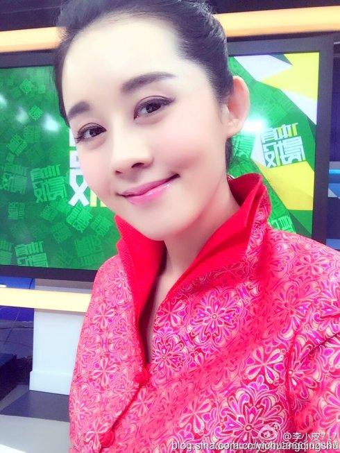 央视女主播李蕊走红网络 曾驻港台5年 (2/6)