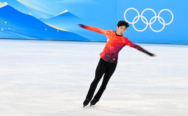 万难带你看冬奥花样滑冰男单自由滑决赛精彩瞬间