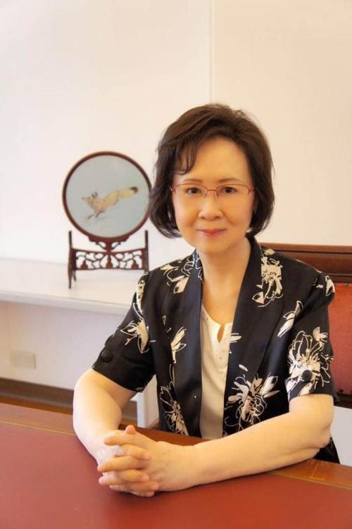 79岁琼瑶突发长文交代身后事:笑看死亡 一切从简