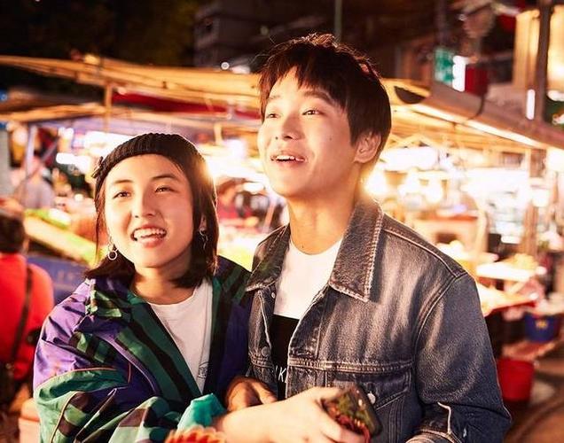 金马酒会吃一半偷溜吗?张子枫彭昱畅台湾夜市觅食被偶遇