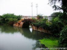 黄萧桥位于苏州市相城区黄埭镇(原东桥镇)金龙村,黄萧桥始建于宋代,现